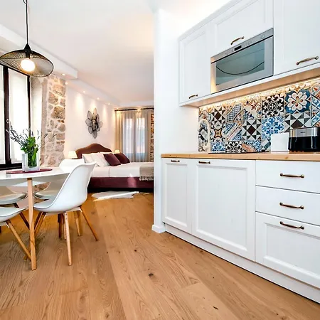 아파트 De Amicis *