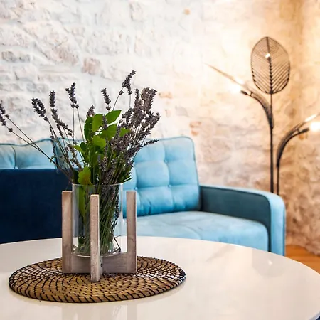 De Amicis 아파트 로비니