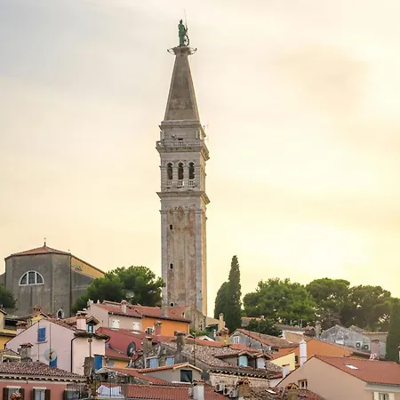 De Amicis 아파트 로비니