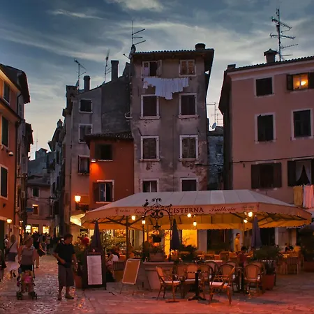 Apartment De Amicis